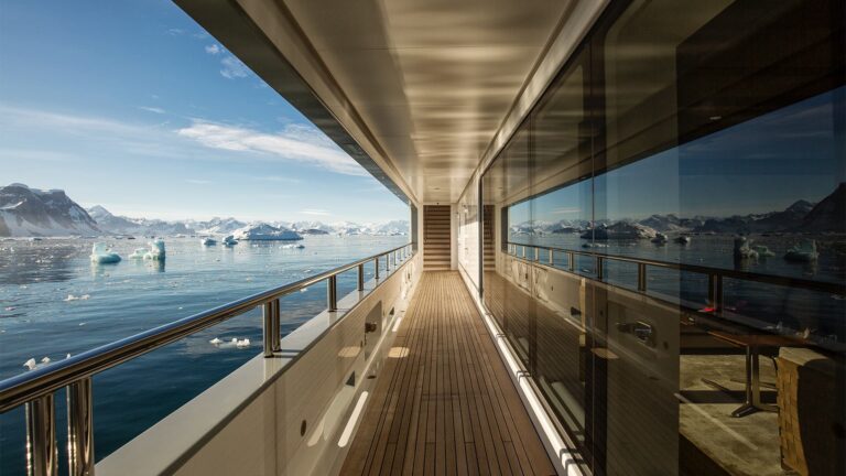 4-Yacht_Cloudbreak_Exterior_©ChristopherScholey©_locationAntarctica_Peninsula____20180108_103536_410_5644x3762_29MB-1920x1080-LR